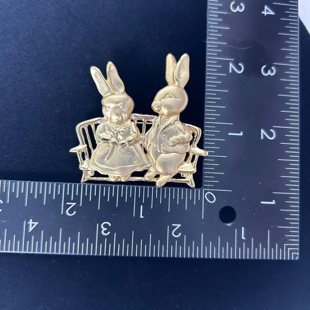 Bunny Pin Brooch Brushed Gold Rabbits Bench‎ Easter Grandma